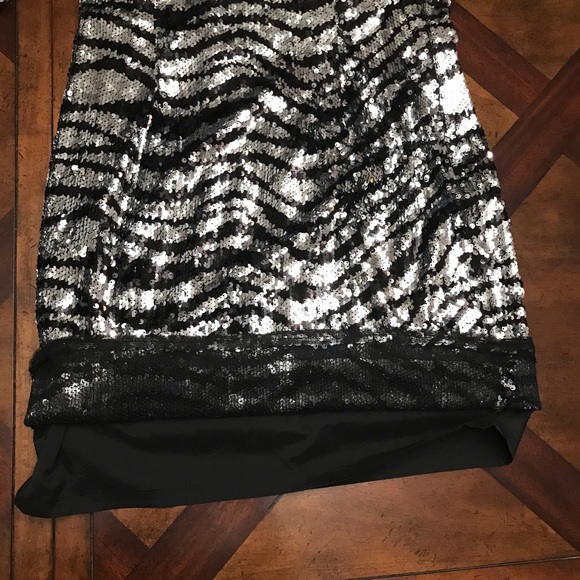 Aidan by Aidan Mattox
One-Shoulder Zebra Sequin Mini Dress - Picture 4 of 11